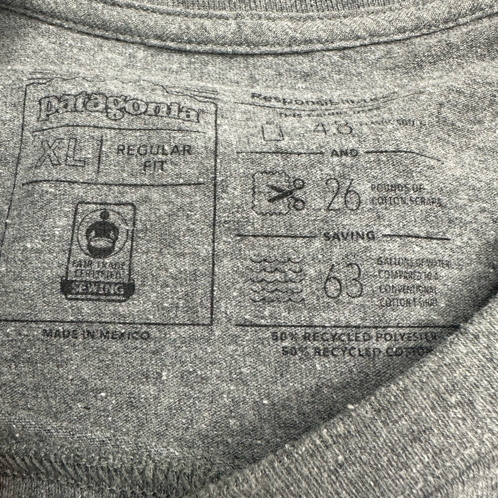 Patagonia Men’s T-Shirt – “Fed Up With Meltdown” Graphic – Size XL - Picture 3 of 4